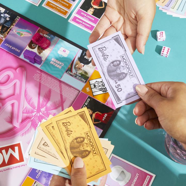 Actual product image Hasbro Gaming Monopoly Barbie Edition (Italian)