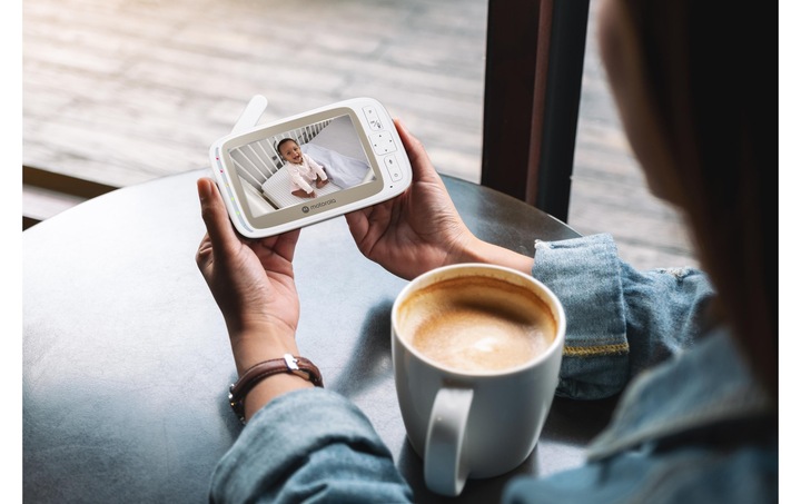 Actual product image Motorola Baby Monitor Video VM85 Connect (Video & Audio, 300 m)