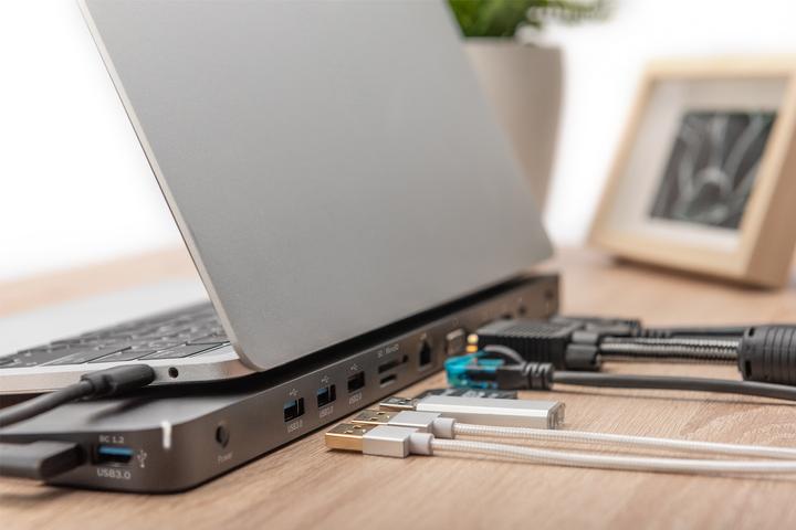 Actual product image Digitus DA-70868 (Docking port (proprietary), 3 Ports)