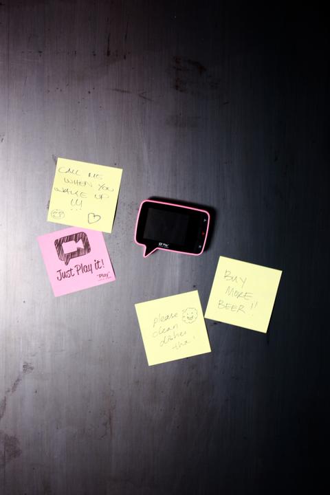 Actual product image Native Union Play Video Memo