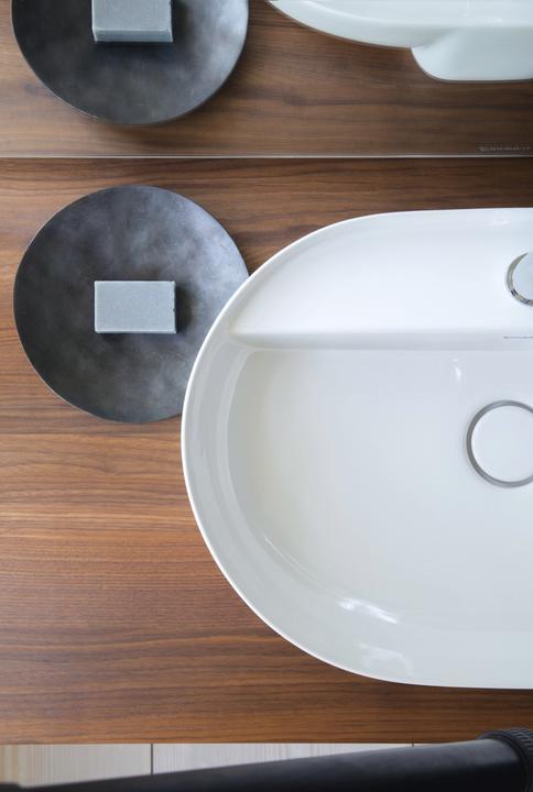 Actual product image Duravit Solid wood bracket LUV 25x1783x595mm solid walnut