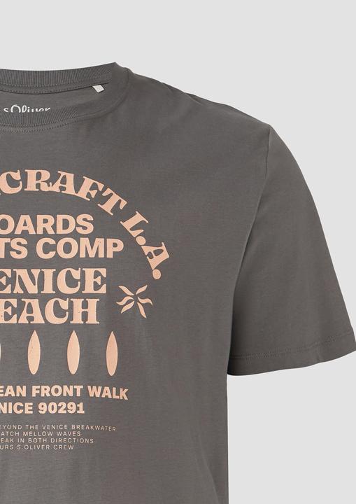 Produktbild S.Oliver T-Shirt Baumwoll-T-Shirt mit Crewneck und Artwork (XXL)