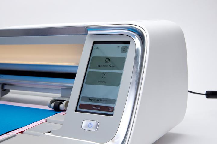 Actual product image Singer momento™ cutting machine 24"