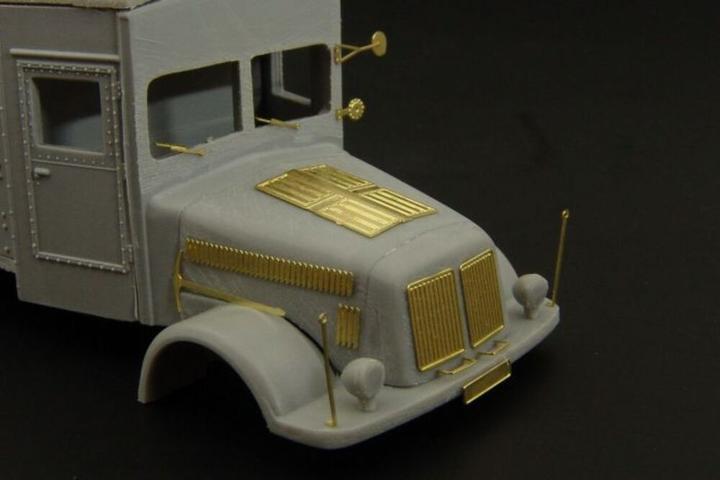 Actual product image Hauler TATRA 111