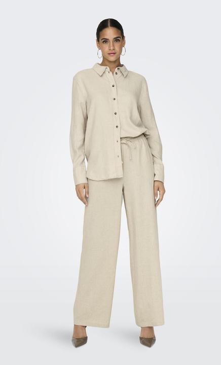 Image du produit JdY Coupe décontractée Col de chemise Manches avec bouton Coupe volumineuse des bras Chemise (XS)