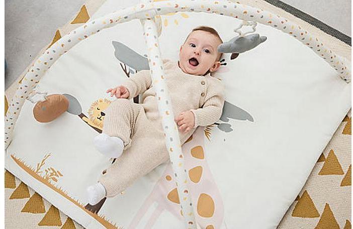 Actual product image Sterntaler Safari Krabbeldecke m Spielbogen