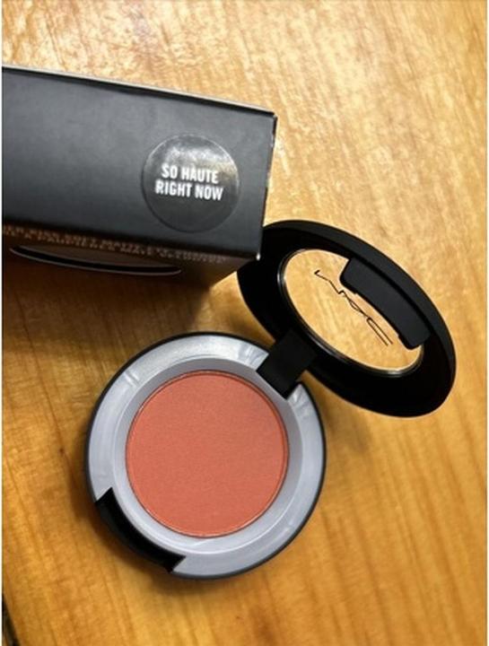 Actual product image MAC Cosmetics Powder Kiss Soft Matte Eye Shadow (So Haute Right Now)