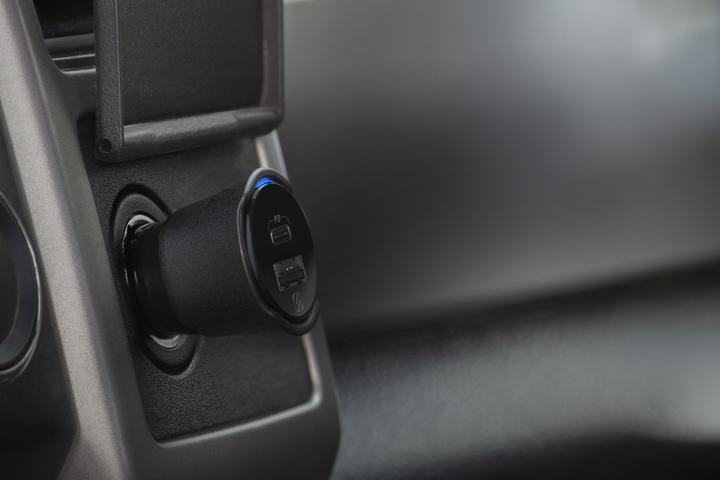 Produktbild Scosche FoundIt PRO AutoladegerÃ¤t - Duales 30W USB-C