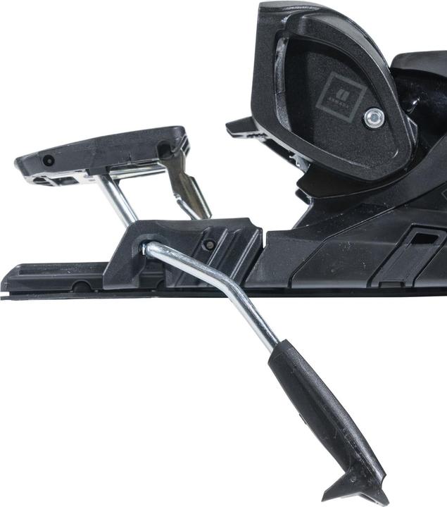 Actual product image Armada Strive 16 Mn 2025