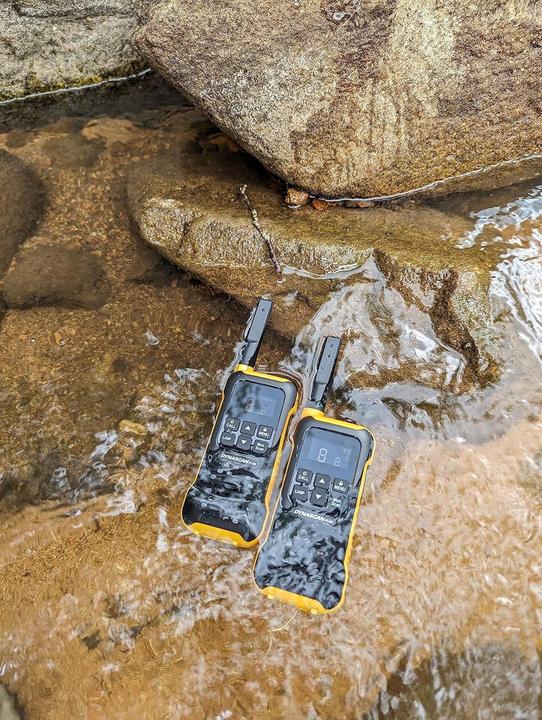 Produktbild Dynascan PMR PNI F-15 tragbares Radio, 446 MHz, 0,5 W, 16 CH, wasserdicht IP67, Set mit 2 Stück (12 km)