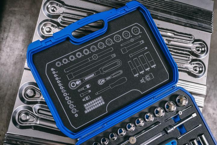 Produktbild Gedore 19 BMC 20 Steckschlüssel-Satz 1/4"+1/2" (32 mm, 19 mm, 6 mm, 12 mm, 24 mm, 14 mm, 22 mm, 16 mm, 23 mm, 10  mm, 21 mm, 18 mm, 27 mm, 7 mm, 31 mm, 17 mm, 11 mm, 5 mm, 15 mm, 26 mm, 30 mm, 8 mm, 28 mm, 9 mm, 29 mm, 13 mm, 20 mm, 25 mm, 4 mm)