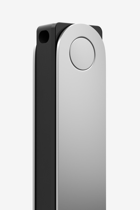 Immagine prodotto Ledger Nano X - Nero onice (Bitcoin, Litecoin, Ubiq, Bitcoin Cash, Komodo, Zcash, Ethereum Classic, Ether, Vertcoin, Stellar, Neo, Dash)
