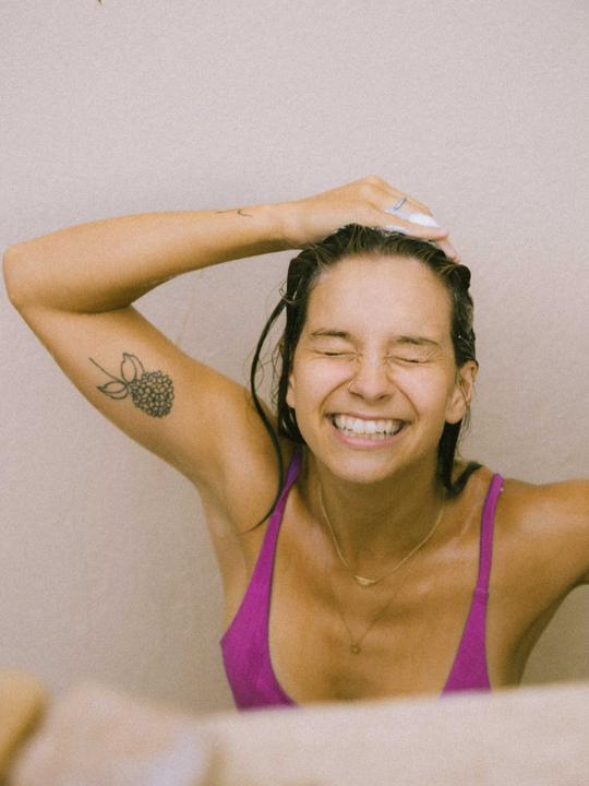 Actual product image Green Room Suds Sunny (Solid shampoo)