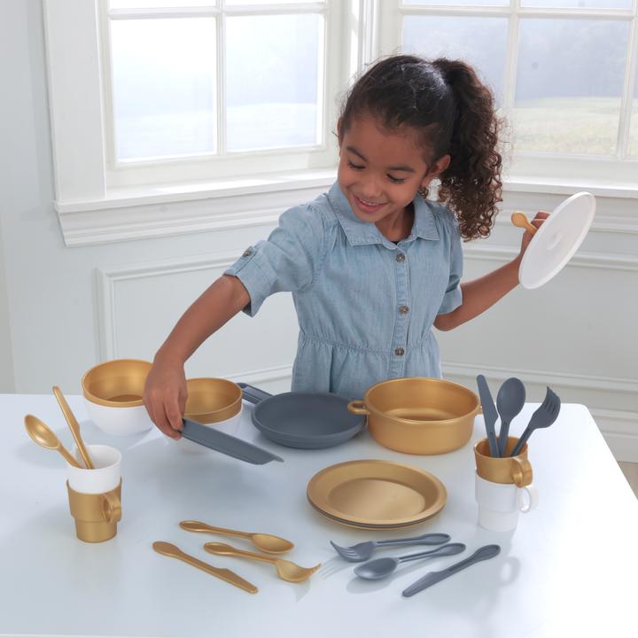 Actual product image KidKraft Cookware set