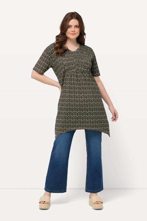 Image du produit Ulla Popken T-shirt long en coton bio avec col V et manches courtes. Ligne A (50, 52)