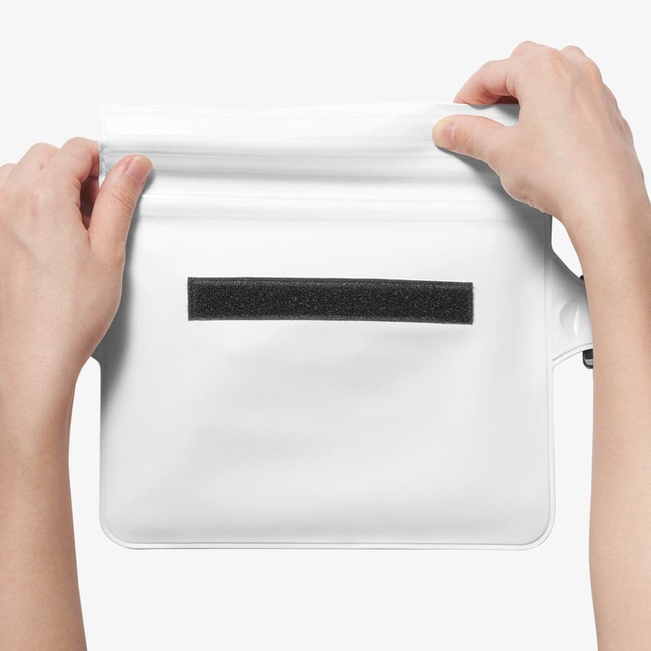 Actual product image Spigen Aqua Shield WaterProof Waist Bag A620 2 Pack - snow white