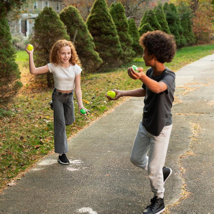 Actual product image Kikkerland Huckleberry Reusable Water Balloons (12 x)