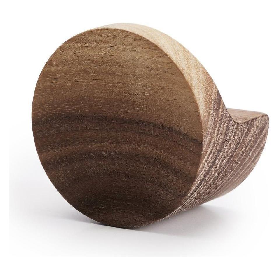 Born in Sweden, Appendiabiti + Appendiabiti da parete, Kleiner Wandhaken aus Walnuss, Ø 6 cm, massiv, modernes Design