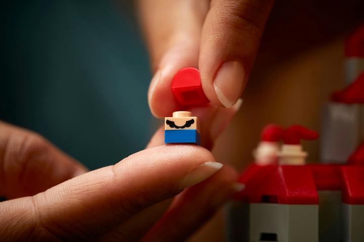 Actual product image LEGO Question Mark Block from Super Mario 64 (71395, LEGO Rare Sets, LEGO Super Mario)