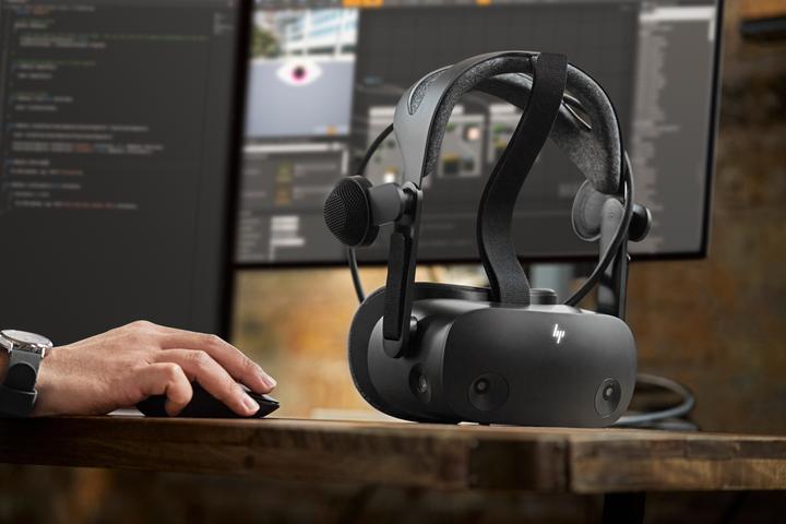 Actual product image HP Reverb G2 V2 VR system incl. 2 motion controllers