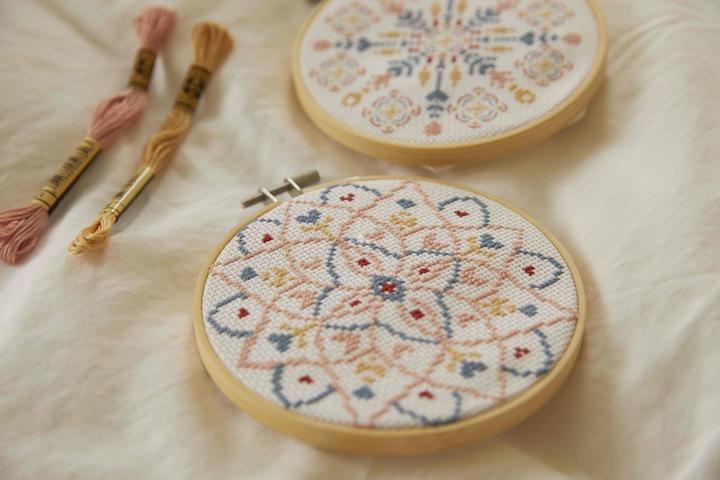 Actual product image DMC Mindful Making Duo Mandala stick set