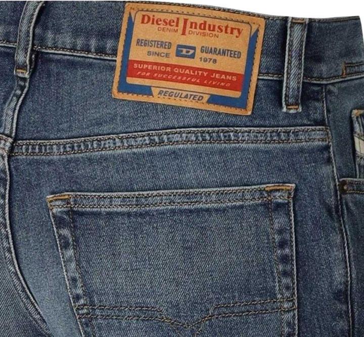 Produktbild Diesel 2023 DFinitive Jeans (30)