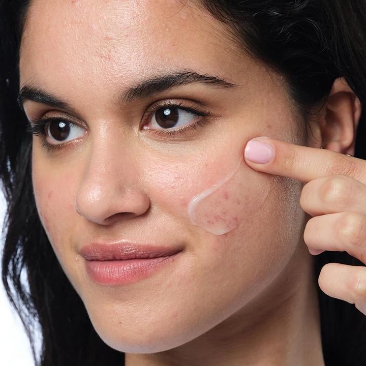 Actual product image Neutrogena Clear & Defend+ Gel Moisturiser (50 ml, Face gel)