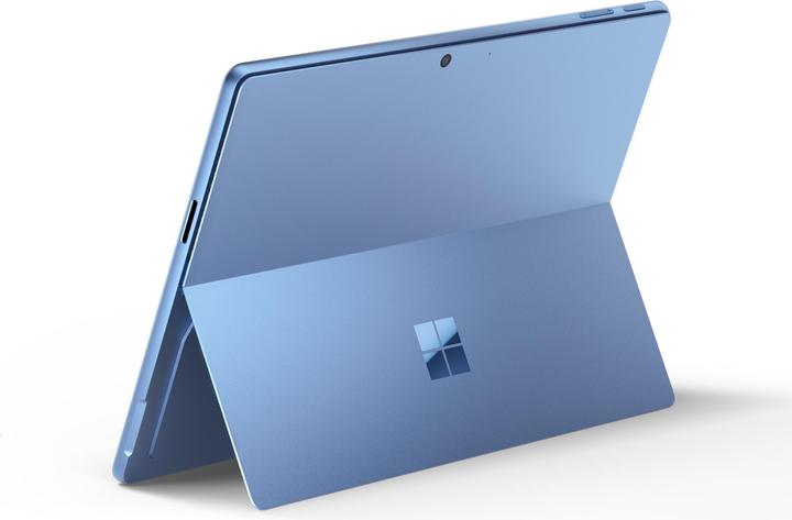 Produktbild Microsoft Surface Pro – Copilot+ PC (mit Netzteil) – 11. Edition (13", Snapdragon X Plus X1P-64-100, 16 GB, 512 GB, Ohne Tastaturlayout)