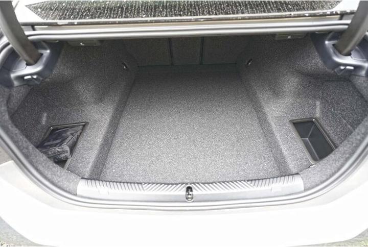 Actual product image Aristar Boot tray for BMW 5 Series (G60) saloon from 2023