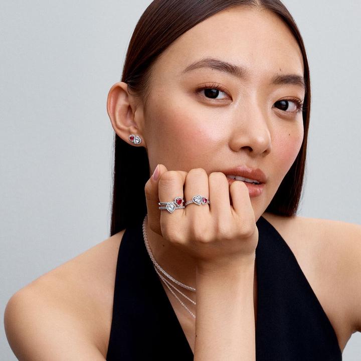 Produktbild Pandora Strahlenkranz Herzen Ring (48, 925 Silber)