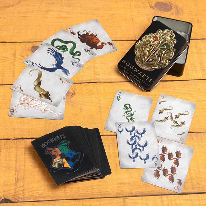 Actual product image Paladone Products Harry Potter jeu de cartes à jouer Hogwarts