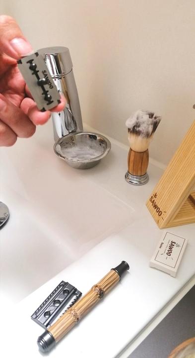 Immagine prodotto Sawoo Rasoio di bambù in ottone e legno di bambù con 10 lamette incluse