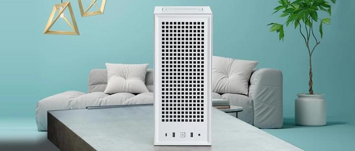 Actual product image Hyte Revolt 3 (ITX)