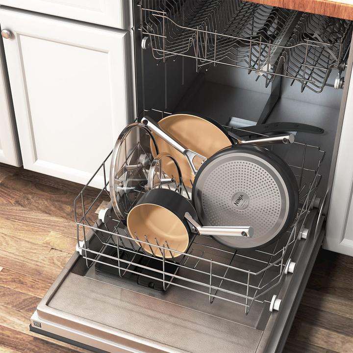 Produktbild Ninja Extended Life Keramik 5-teiliges Suppen- und Stieltopfset CW95000DE (Kochtopf, Pfannenset + Topfset, Aluminium, 24 x 20.70 cm)