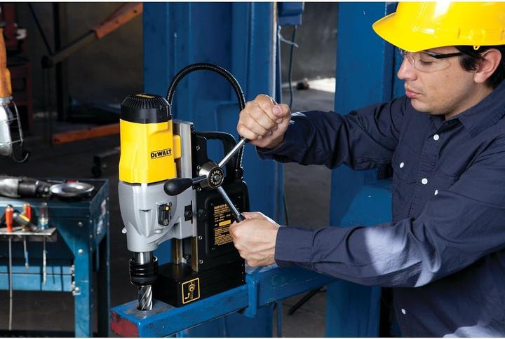 Actual product image DeWalt magnetic drill DWE1622K