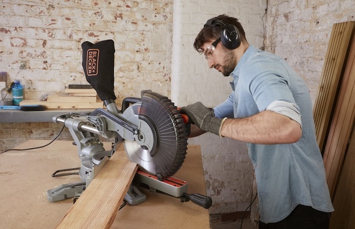 Immagine prodotto Black & Decker Sega da 2100 Watt per tagli e smussature da 254 mm