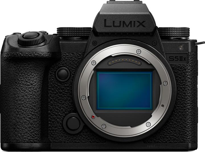 Produktbild Panasonic DC-S5 IIX + Lumix S 24-105 f4 (24 - 105 mm, 24.20 Mpx, Vollformat)