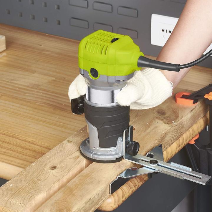 Image du produit Dewinner Défonceuse, 710W avec accessoires