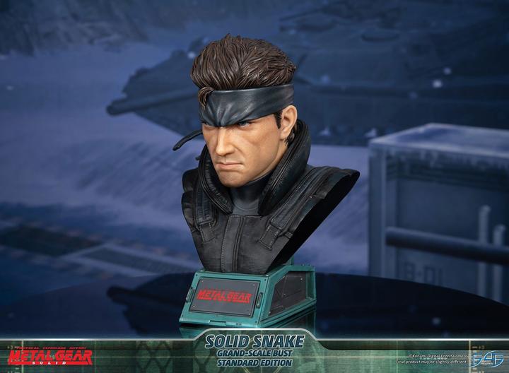 Actual product image First 4 Figures Metal Gear Solid buste Grand Scale Solid Snake 31 cm
