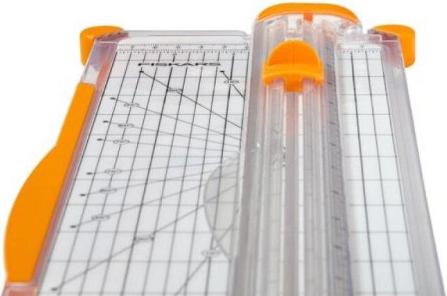 Produktbild Fiskars Schneidemaschine (10 Blätter, A4, A3)