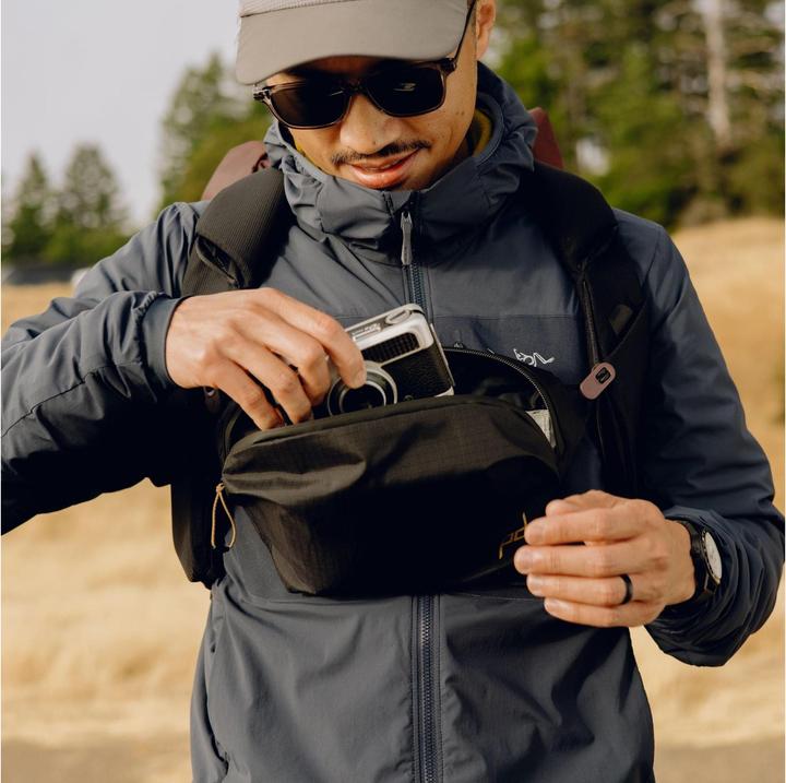 Actual product image Peak Design Outdoor Sling 2L (Camera hip bag, 2 l)
