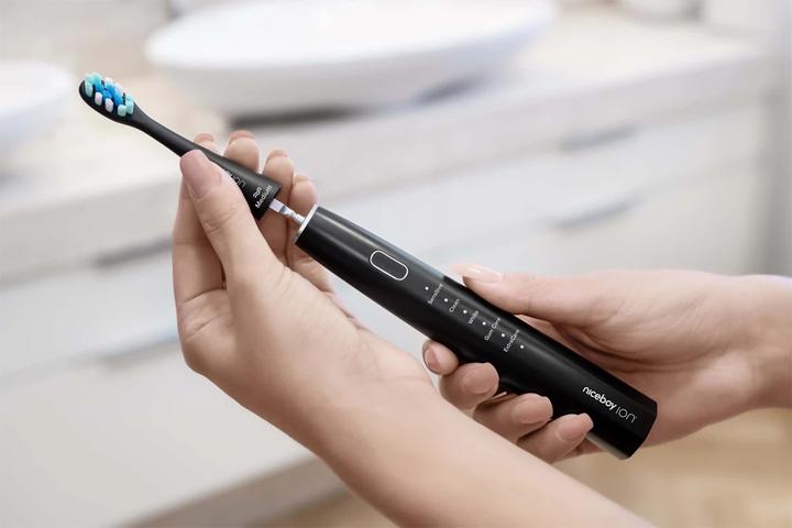 Actual product image Niceboy Electric toothbrush ION Sonic Elektrisk Tandbørste Sort