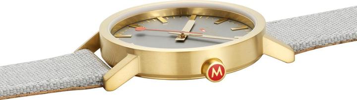 Actual product image Mondaine Classic - von der Natur inspiriert - Ip Gold (Analogue wristwatch, 40 mm)