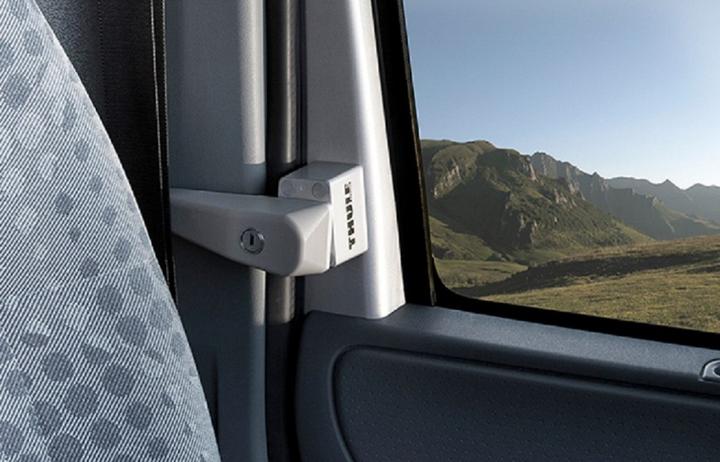 Image du produit Thule Cab Lock DucatoJumper, Boxer (Blanc, Gris)