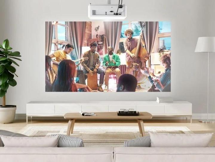 Actual product image Viewsonic PX704HDE 1080p 1920x1080 4000AL 22000:1 contrast SuperColor technology 3D compatible TR1.4 (Full HD, 4000 lm, 1.48 - 1.62:1)