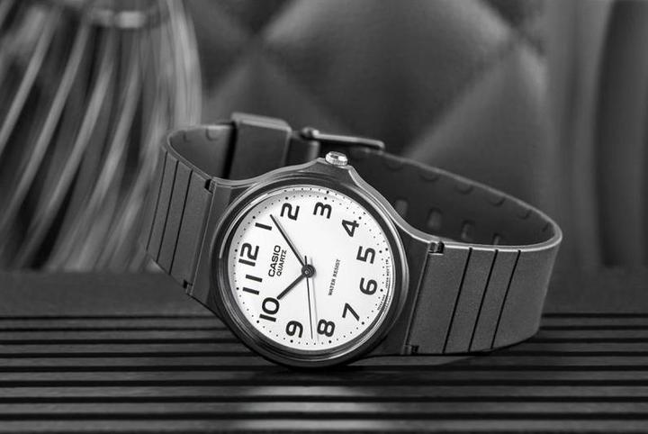 Produktbild Casio Collection - MQ-24-7B2LEG (Analoguhr, 38.80 mm)