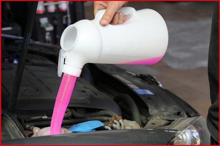 Actual product image KS Tools Measuring jug with flexible spout, 2 litres