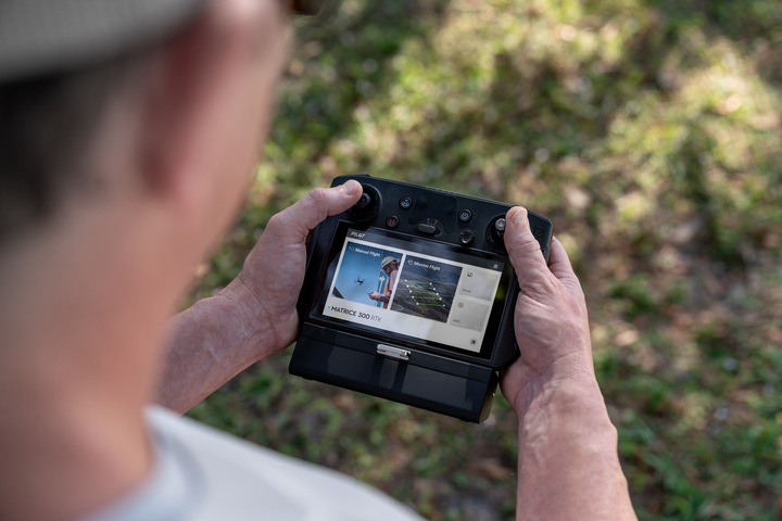 Produktbild DJI Matrice 300 RTK (55 min, 9000 g, 0.96 Mpx)