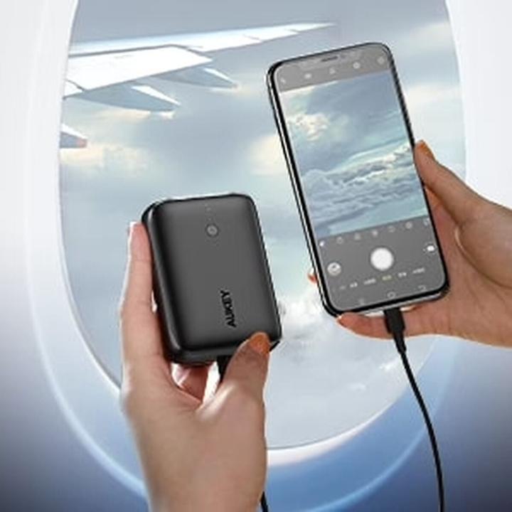 Actual product image Aukey Basix Mini (10000 mAh, 22.50 W, 37 Wh)