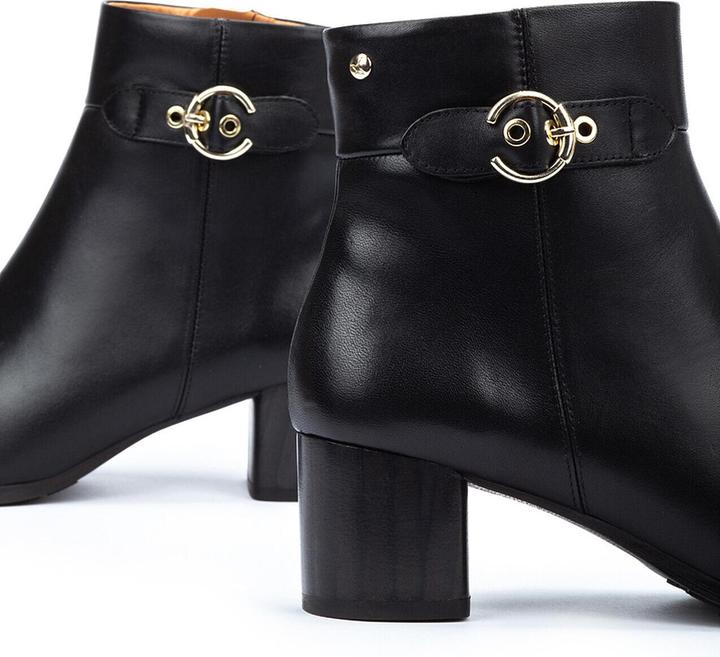 Actual product image Pikolinos Calafat (41)